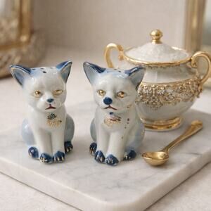 Japan Kitsch Cat Salt and Pepper Shakers Anthropomorphic Cat Mid Century Modern
